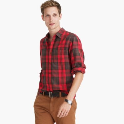 Slim midweight flannel shirt in dark brown plaid