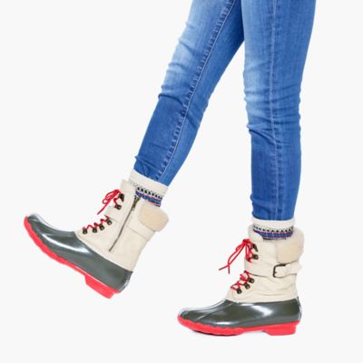 Loving these Sperry winter boots with shearling lining