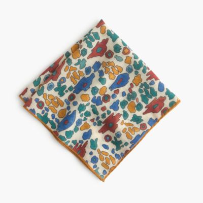 Drake's&reg; Italian wool-silk pocket square in block print